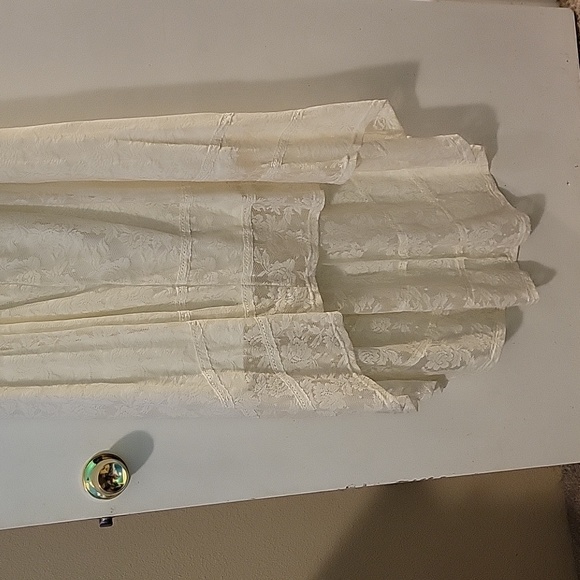 Torrid size 2 hi-low cream lace dress - Picture 2 of 4